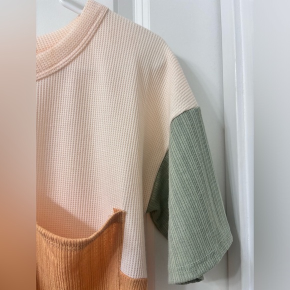 💙💙POSH PARTY HOST PICK💙💙NWOT BiBi Boutique Shirt Color Block & Pocket Size S/M - Picture 8 of 13